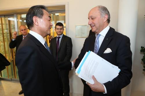 王毅在出席伊核问题谈判后会见法国外长法比尤斯