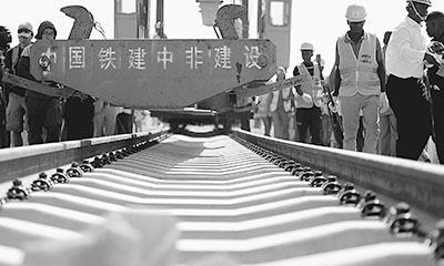 中国标准现代化铁路在尼日利亚铺通