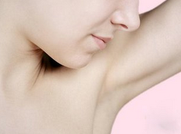 腋臭主要有哪些症状表现？