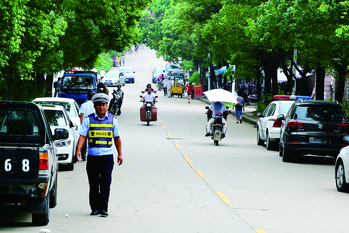 整治四棵老街交通
