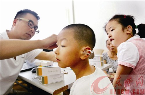 发放助听器