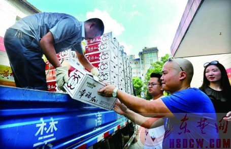平时舍不得浪费一滴粮