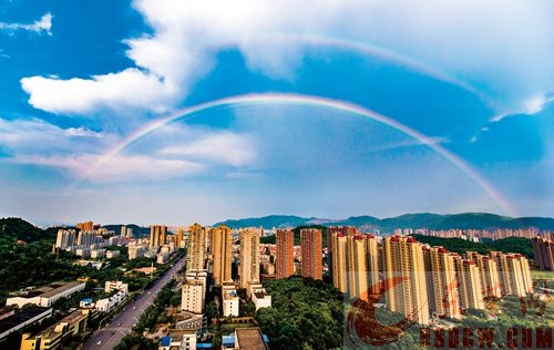 黄石天空　出现绝美“双彩虹”