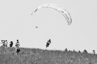 第七届安阳林滤山国际滑翔伞公开赛开幕