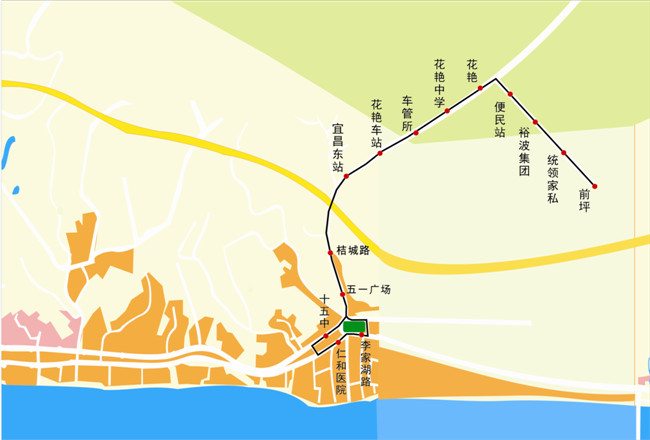 15日起23时之后市民在路边等候BRT公交车