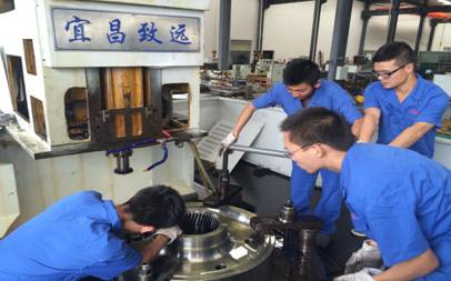 三峡大学志愿者深入企业调研