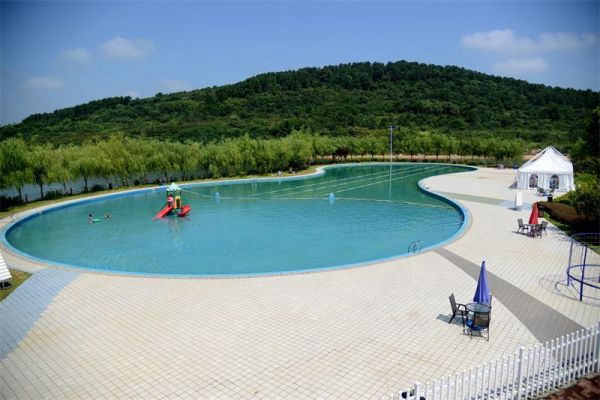 中国农谷泼水狂欢节8月15日激情上演