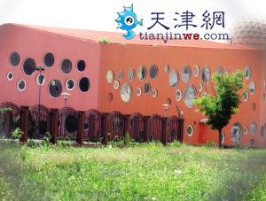 较萌小学校园:走廊像“弹簧”天文馆长“眼睛”