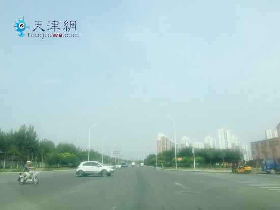 市民反映：梨双路路灯、信号灯缺失 大车猖狂