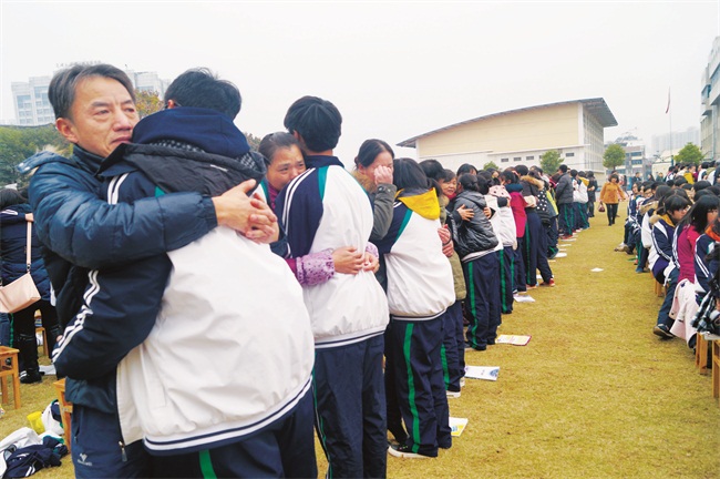 一横老师到市七中讲感恩