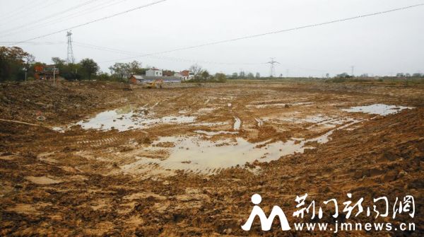 工作组争取项目资金,帮村里开挖当家堰。