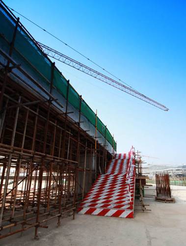 本网记者“探班”宜昌奥体中心工地