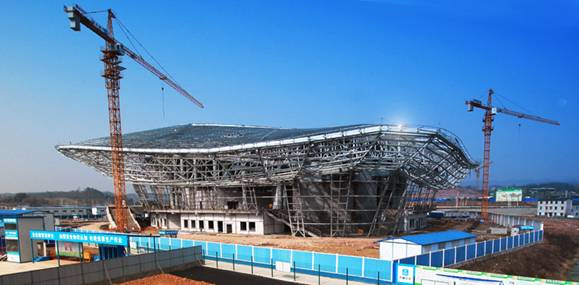 本网记者“探班”宜昌奥体中心工地