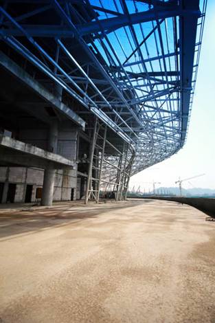 本网记者“探班”宜昌奥体中心工地