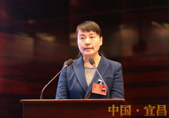 任蔚高票当选为西陵区人民政府区长