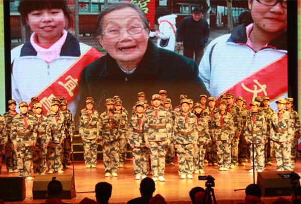 宜昌市表彰学雷锋志愿服务先进