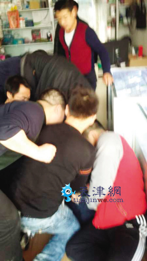 抢劫三人组首回合就栽了