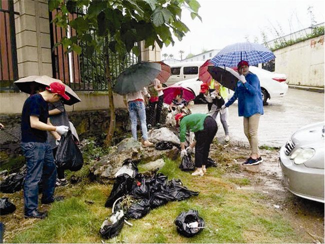 高新区积极创卫展新区新貌