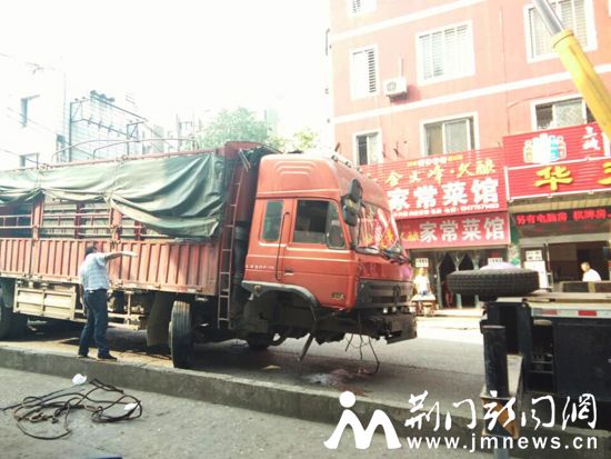 事发现场。荆门晚报记者 冯杰 摄