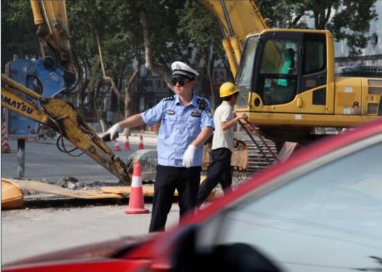 保障施工安全。