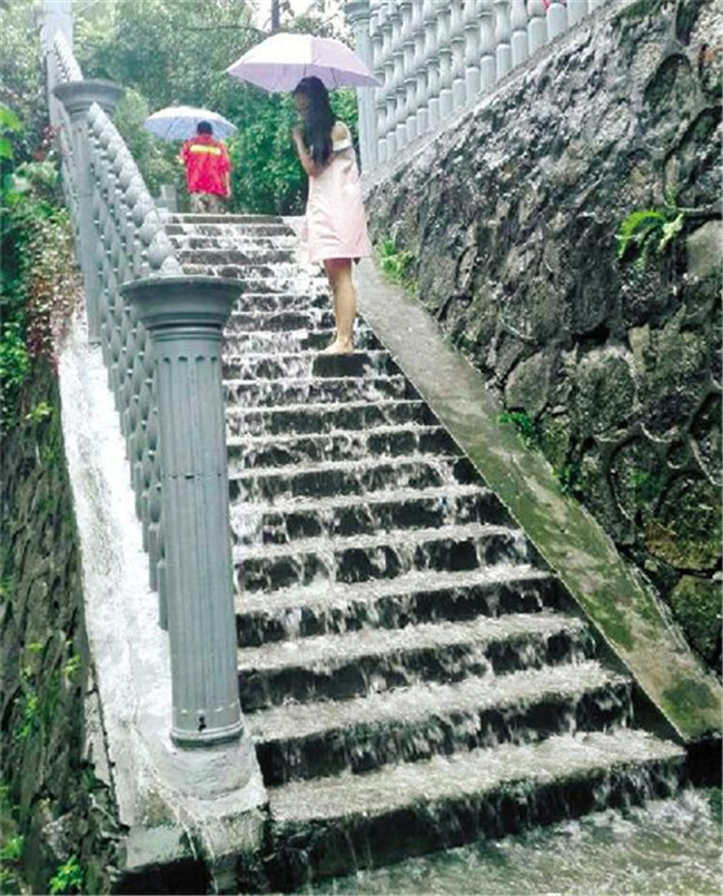 暴雨袭城 哪些积水点在“扰民”?