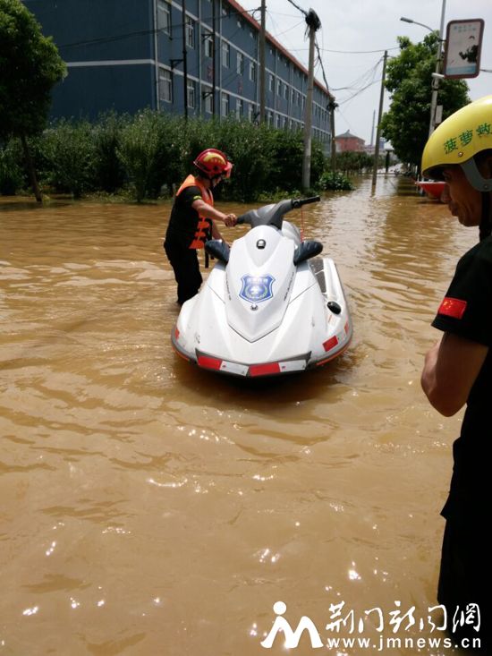 公益救援队驰援屈家岭