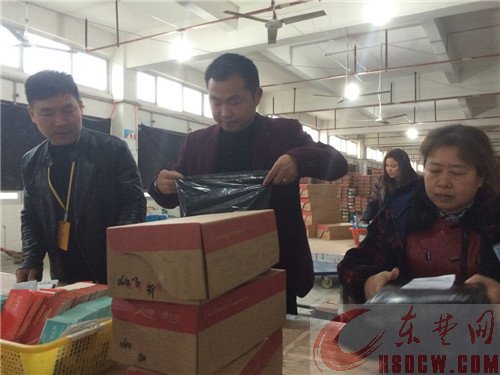 从学徒到老板 从异乡闯荡到返乡创业 “阳新鞋匠”丁诗希的转型升级路