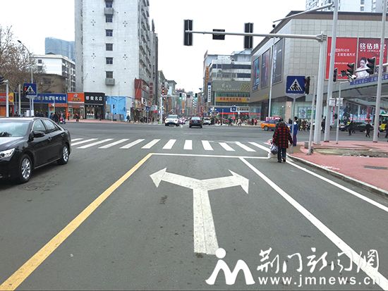 记者-刘思晴-摄于市一医北院住院部门前