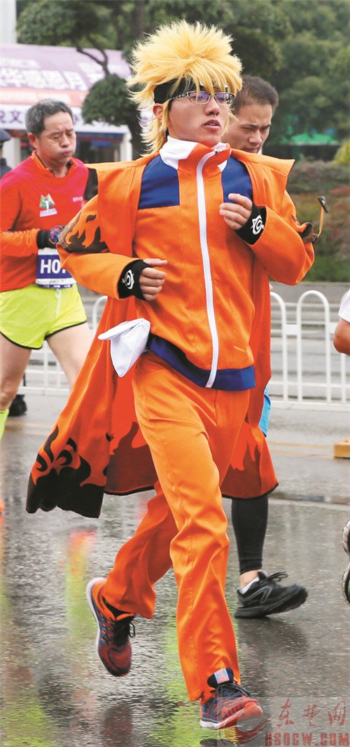 奔驰的“风景线”——2016黄石磁湖国际半程马拉松掠影 奔驰的“风景线”——2016黄石磁湖国际半程马拉松掠影