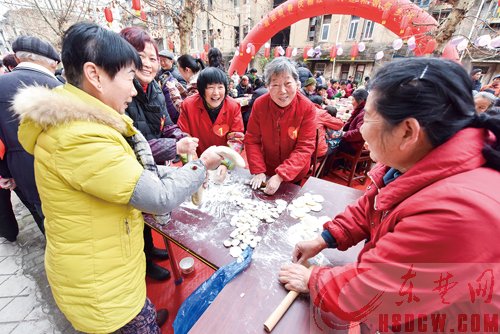 神牛社区500多棚改户相聚一堂 故园饺子宴 共话邻里情
