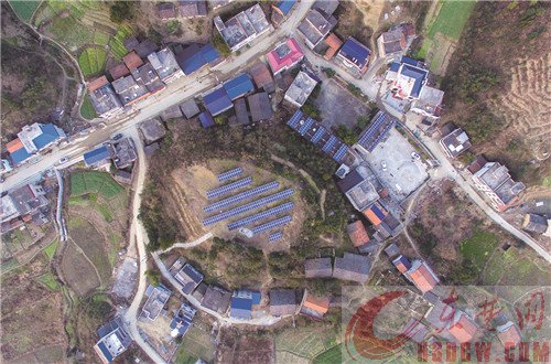 王英镇新屋村34户贫困户2016年底全部脱贫 围炉夜话去岁新年 他们对东楚晚报记者说——苦了一辈子终于尝到甜滋味 明年我们还要撸起袖子加油干