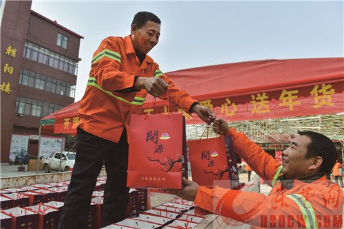 （社区）（头条）（眉头：践行社会主义核心价值观）