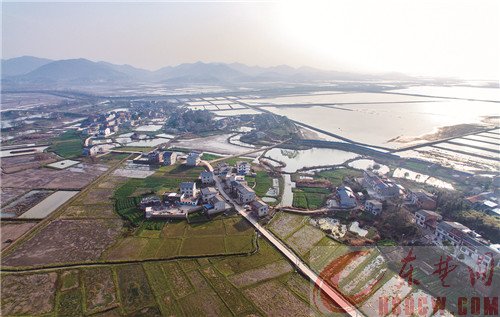 东楚晚报记者“新春走基层” 探访沙湖村 去年洪水围困  如今“孤岛”重生