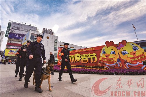 警方强化街面巡防