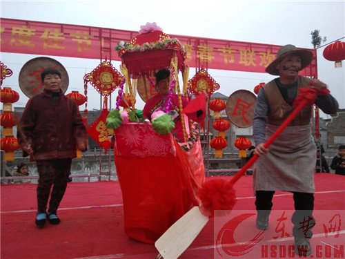 鄂东南古村水南湾的花样春节