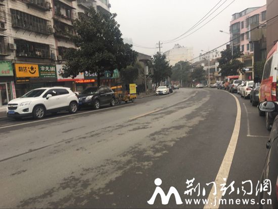 花园小区路段