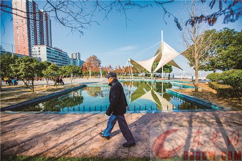 中窑江滩公园风景如画