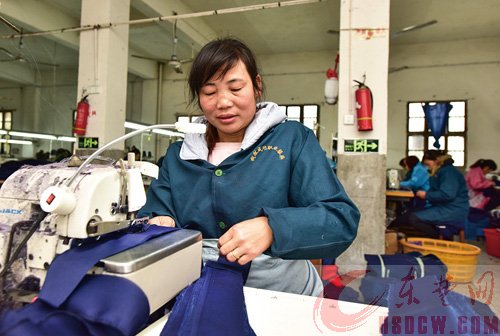 “这辈子亏欠的人太多,我得做些回报” “中国好媳妇”刘名仙的丈夫提出死后捐献眼角膜 “这辈子亏欠的人太多,我得做些回报” “中国好媳妇”刘名仙的丈夫提出死后捐献眼角膜