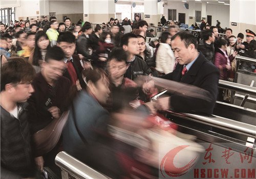 阳新火车站里的“主席勤杂工”