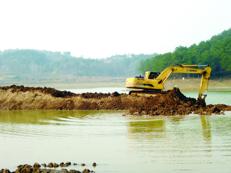 强行拆除 非法围堰 强行拆除 非法围堰