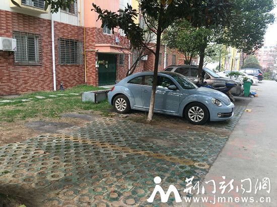 小区绿地改建停车位_副本