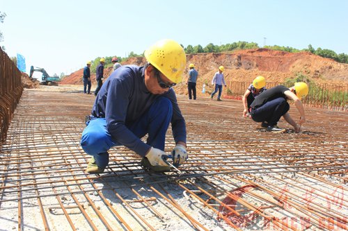 黄阳一级公路阳新段建设正酣