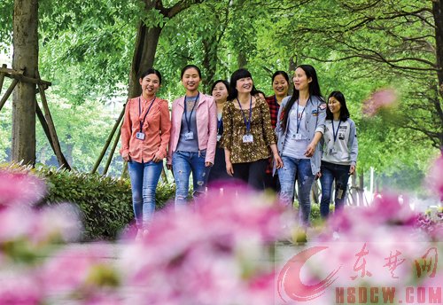 巾帼展风采 美酒味醇香 巾帼展风采 美酒味醇香