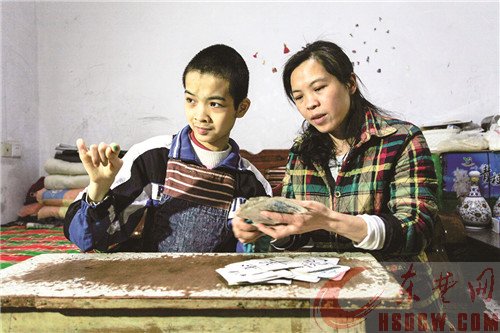 慈母周彩虹：只想听儿喊声妈
