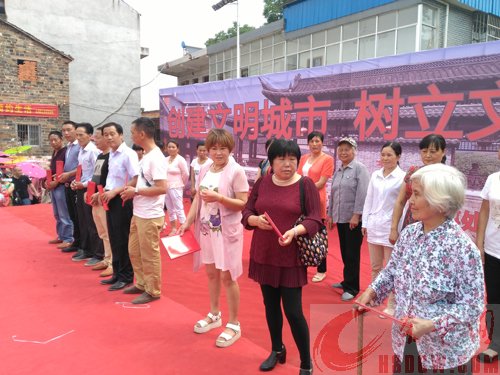 金湖“四重奏”唱响文明新风