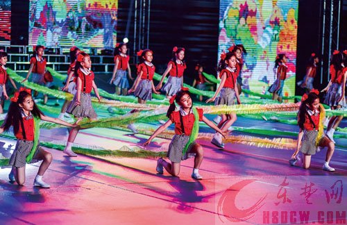 48朵“花”苦练两个月  登上省中运会开幕式大舞台