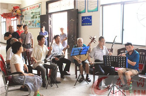 发展民间文艺团体