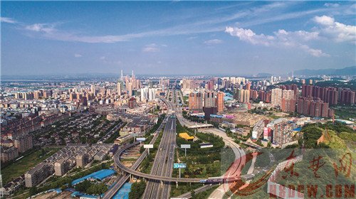 颜值爆表 蓝天白云惹人醉