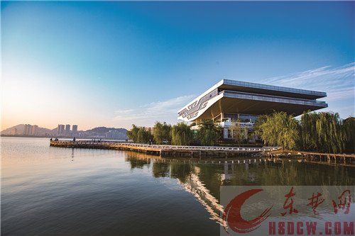 颜值爆表 蓝天白云惹人醉