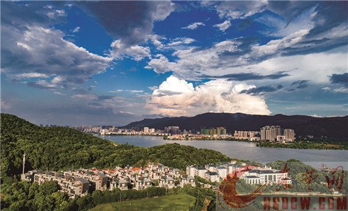 颜值爆表 蓝天白云惹人醉